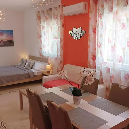 Awesome Apartment In Pula With Wifi * Pola