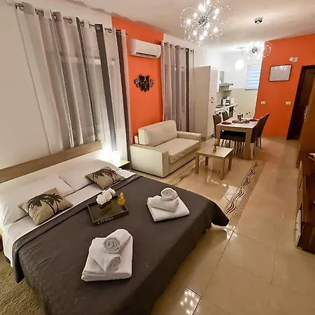 Awesome Apartment In Pula With Wifi *
