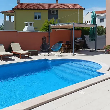Awesome Apartment In Pula With Wifi Appartamento