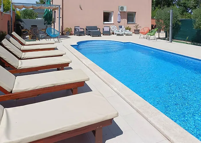 Lägenhet Cozy In With Wifi