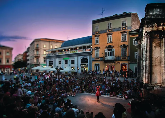 Lägenhet Cozy In With Wifi Pula