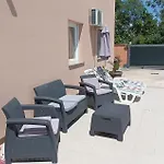 Cozy In With Outdoor Swimming Pool Apartamento *